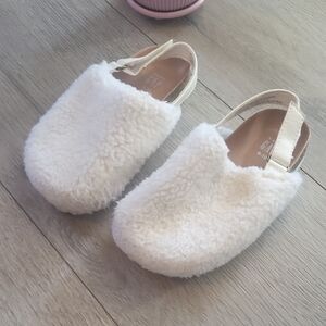 Gap l New l Lil Kuds Size 9-10 Cozy White Kids Shoes